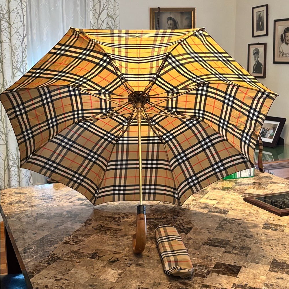 COPY - Vintage Burberry umbrella - Picture 2 of 9
